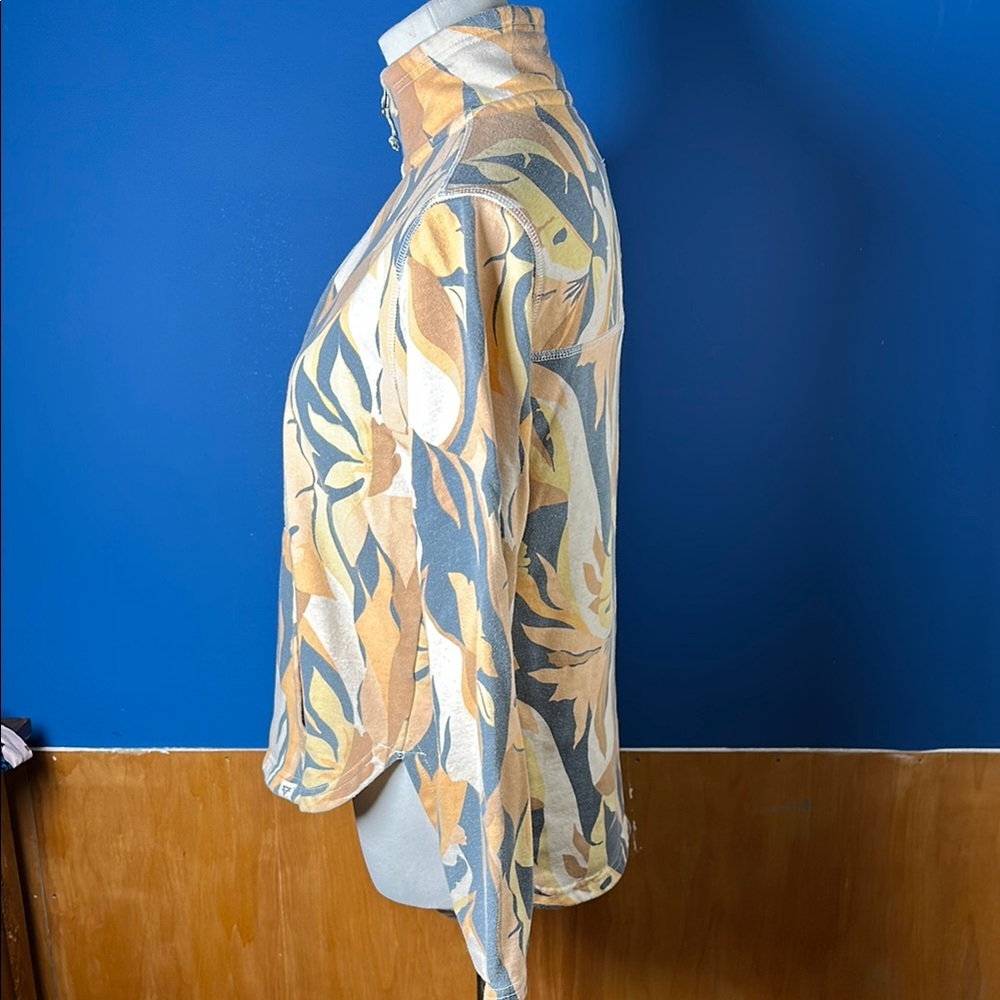 Floral Quarter-Zip Pullover - Picture 5 of 9